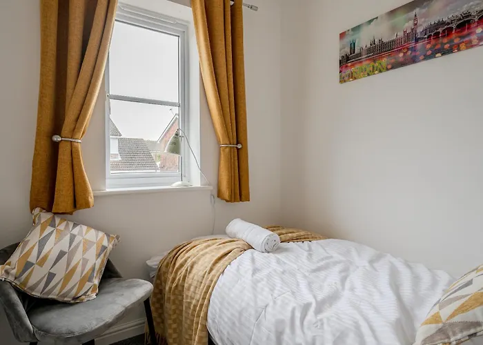 Quiet 3 Bed Hse, Sleeps 5 Free Prkg-3 Cars, York City 10Mins, Contractor Friendly